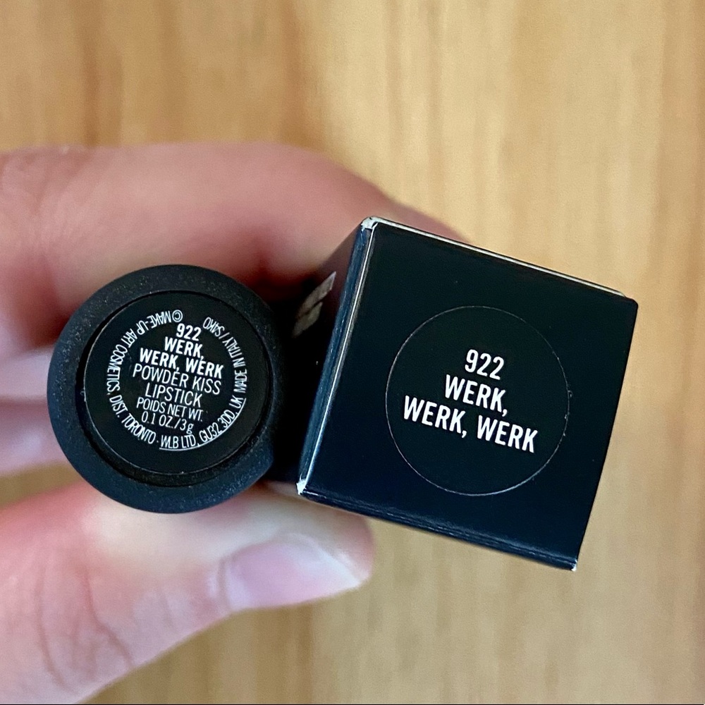 MAC Powder Kiss Lipstick in Werk, Werk, Werk - Picture 4 of 10